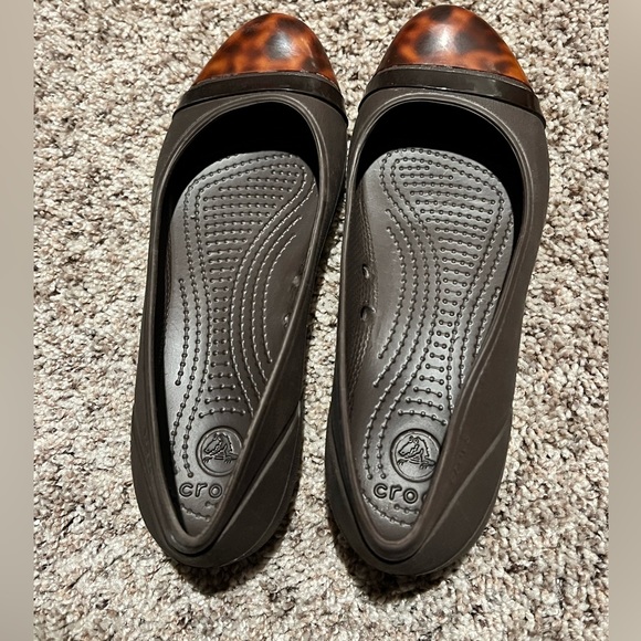 Crocs Brown with tortoise brown marble shell toe ballerina flats​​, Size 7W - Picture 1 of 2